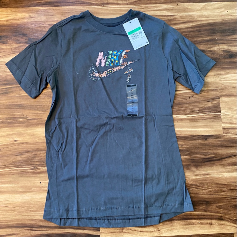 Youth Nike unisex tee XL